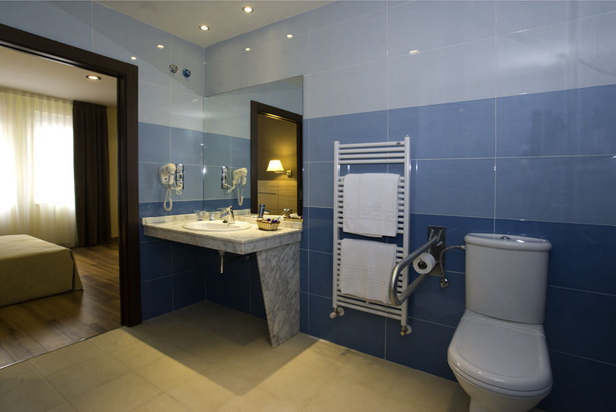 Hotel 40 Nudos Aviles Exterior photo