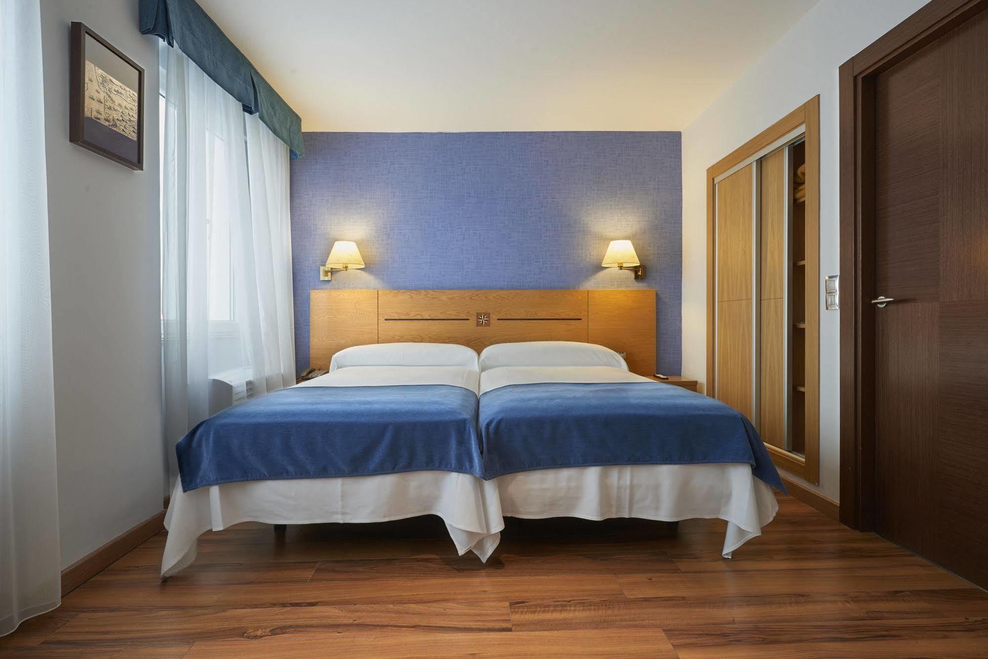 Hotel 40 Nudos Aviles Exterior photo