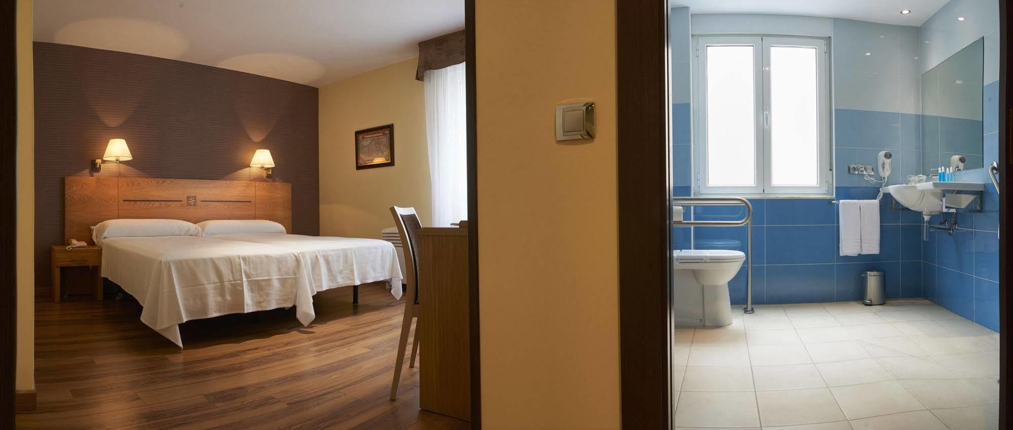 Hotel 40 Nudos Aviles Exterior photo